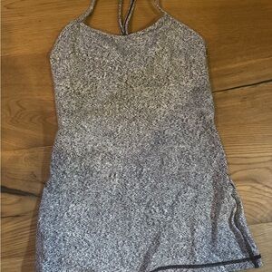 Lululemon black and white tank